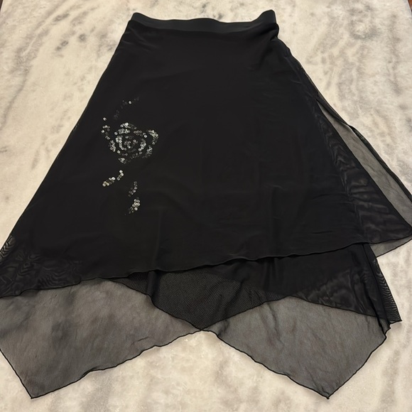 Black layered skirt with asymmetrical hem line and sequin detail - Picture 2 of 13